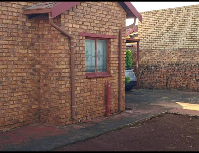 3 BEDROOM HOUSE FOR SALE IN SOSHANGUVE EAST